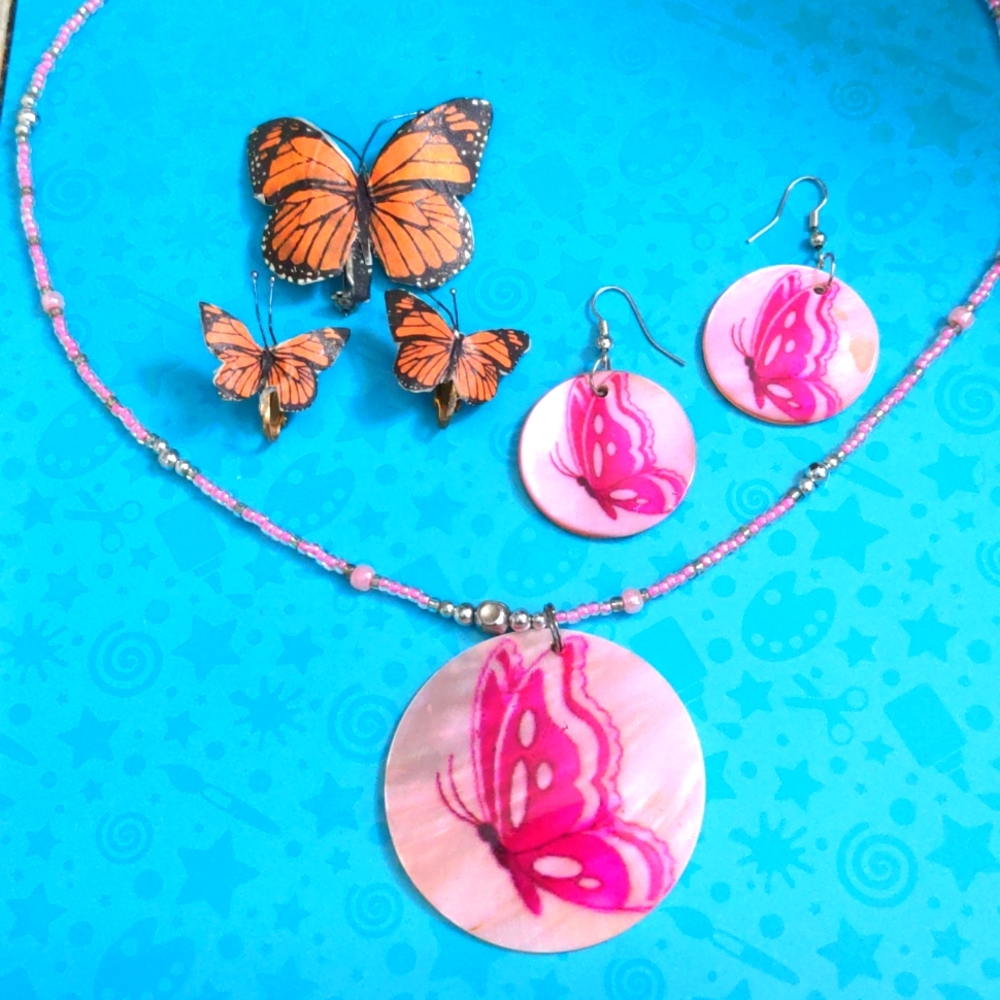 A216 🔥 5 For $35 🔥 Two Sets of Butterfly-Themed 🦋 Jewelry